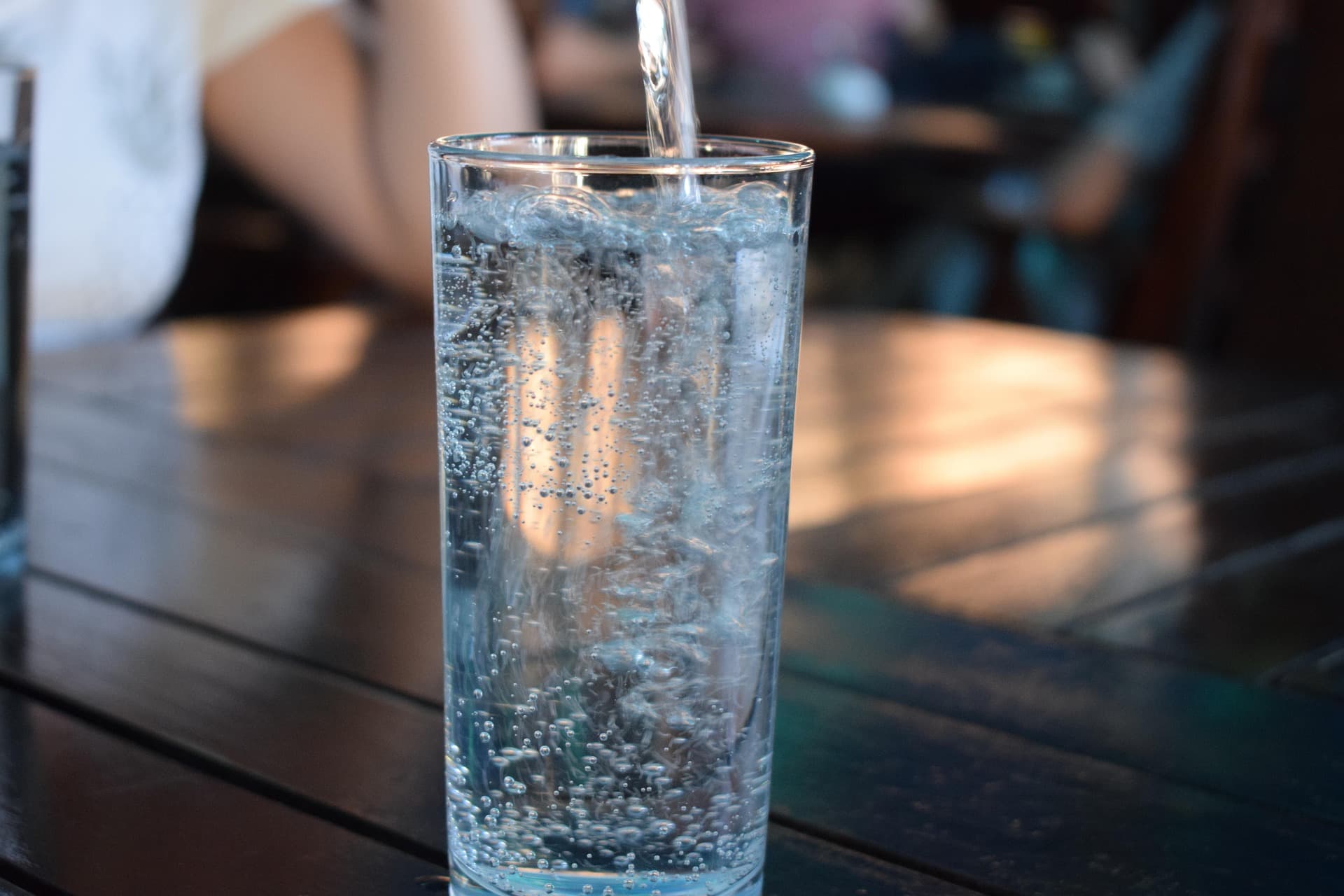 Acqua frizzante filtrata